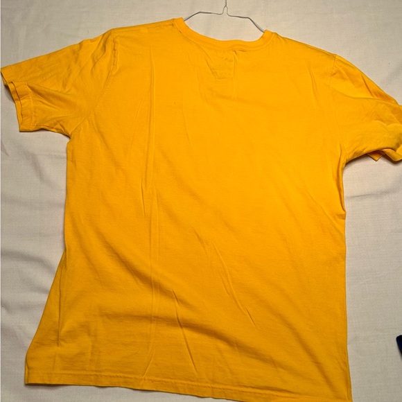 NIKE Gold Tshirt. Size L - Picture 3 of 3